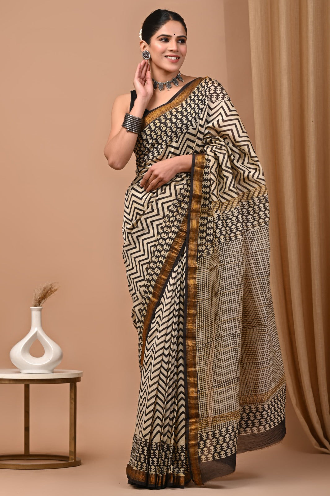 Cream Zig-Zag Printed Maheshwari Silk Handblock Saree